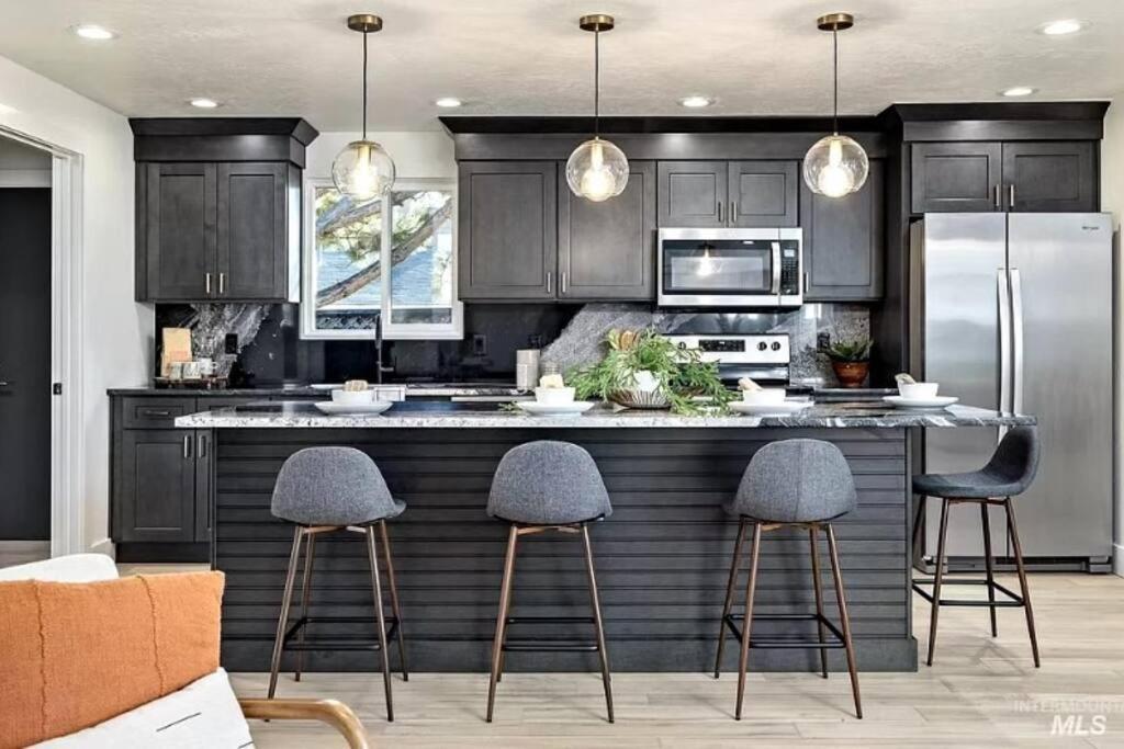 Mid Century Modern Boise-River Bungalow W/ Hot Tub 외부 사진