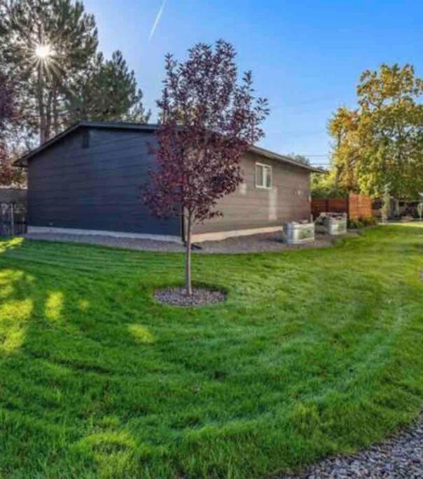 Mid Century Modern Boise-River Bungalow W/ Hot Tub 외부 사진