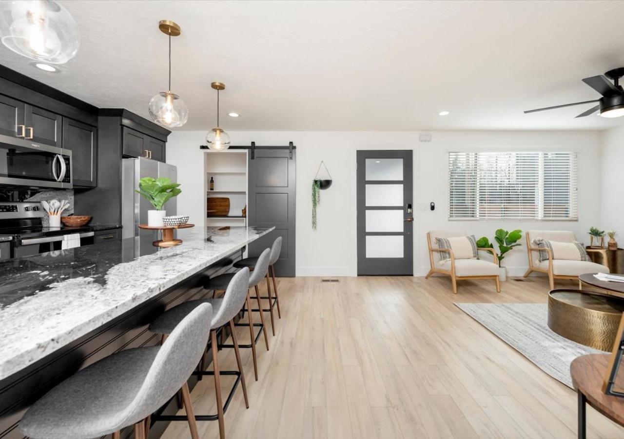 Mid Century Modern Boise-River Bungalow W/ Hot Tub 외부 사진